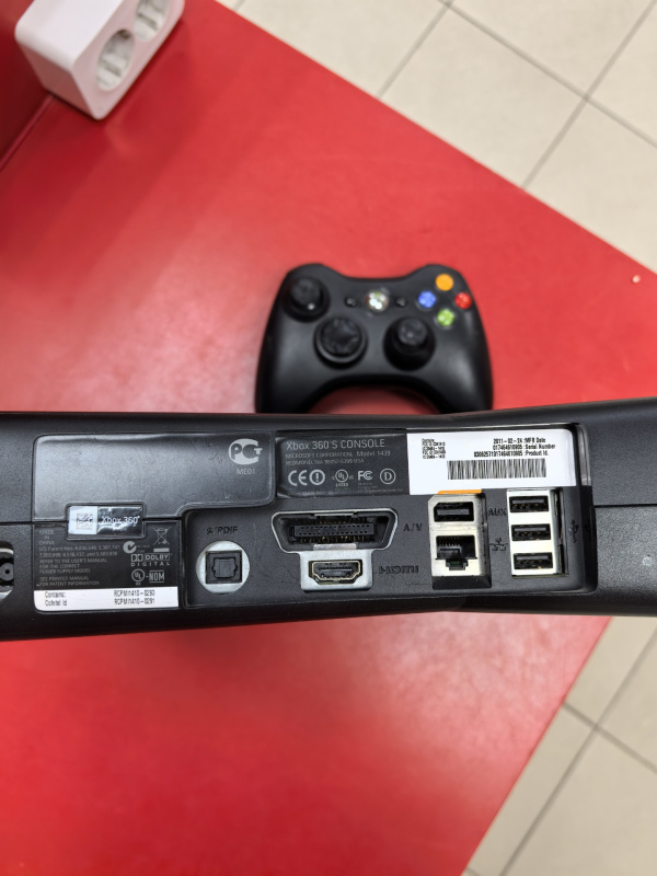 Игровая приставка Xbox 360