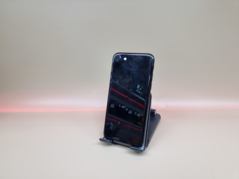 Мобильный телефон Apple iPhone 7