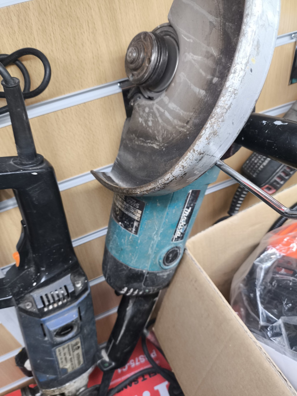 Болгарка Makita 9069