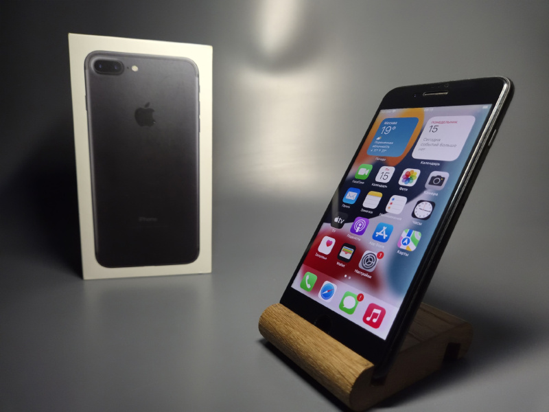 Мобильный телефон Apple iPhone 7 Plus