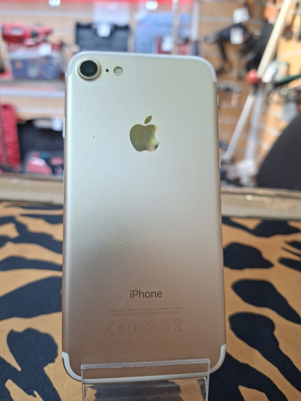 Мобильный телефон Apple iPhone 7