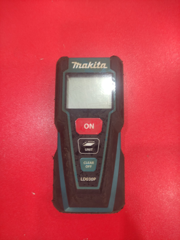 Лазерный дальномер Makita LD030P