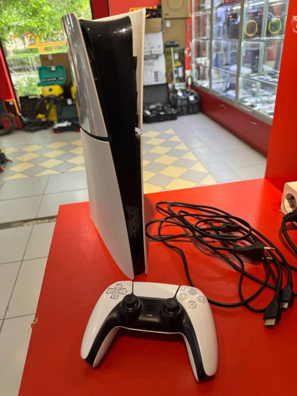 Игровая приставка PlayStation 5 Slim